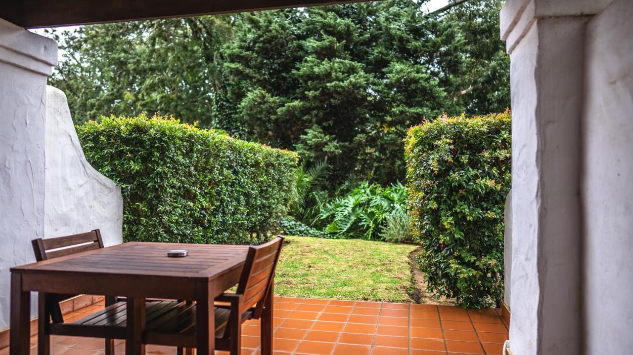 Meerendal Boutique Hotel Durbanville Bagian luar foto