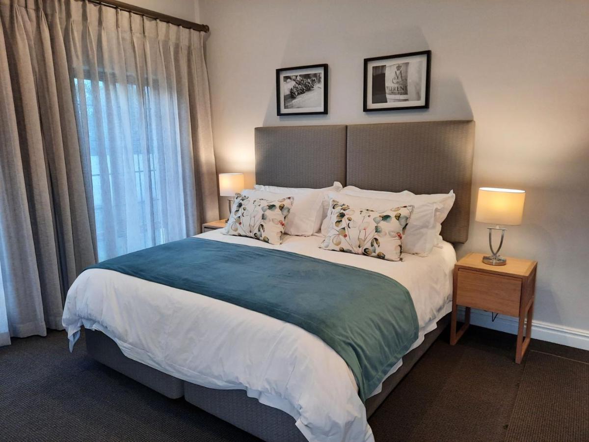 Meerendal Boutique Hotel Durbanville Bagian luar foto