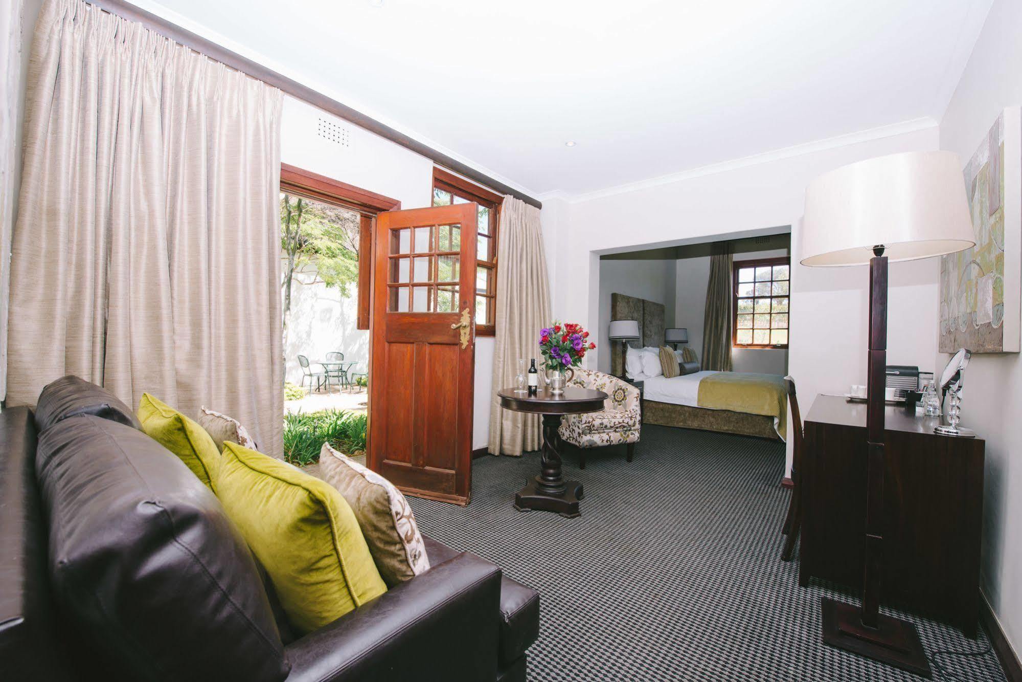Meerendal Boutique Hotel Durbanville Bagian luar foto